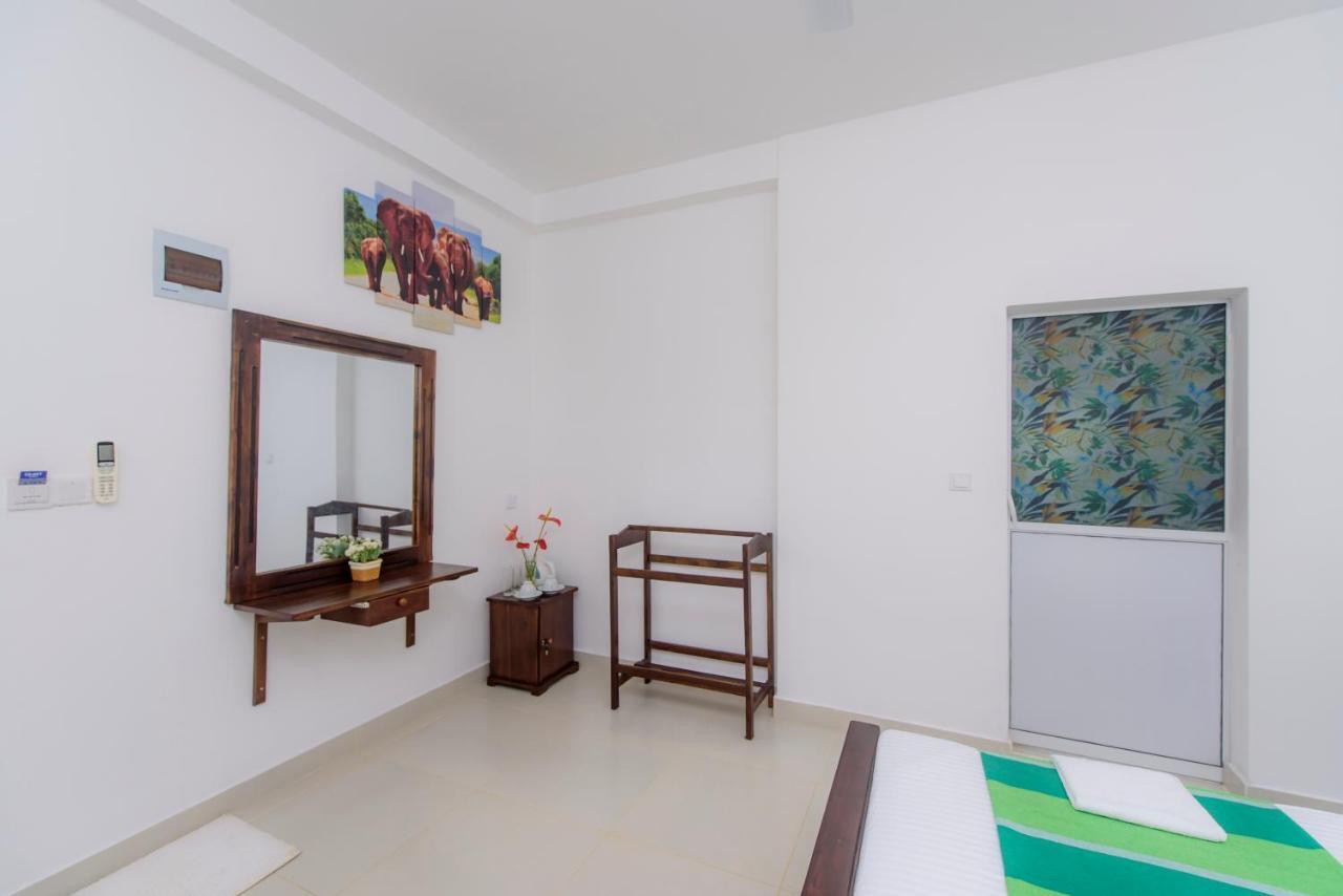 Scenery River Star Hotel 히카두와 외부 사진