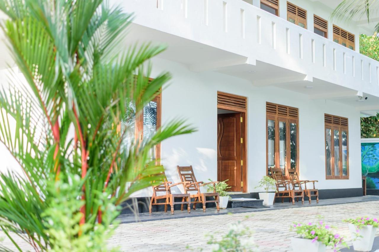 Scenery River Star Hotel 히카두와 외부 사진