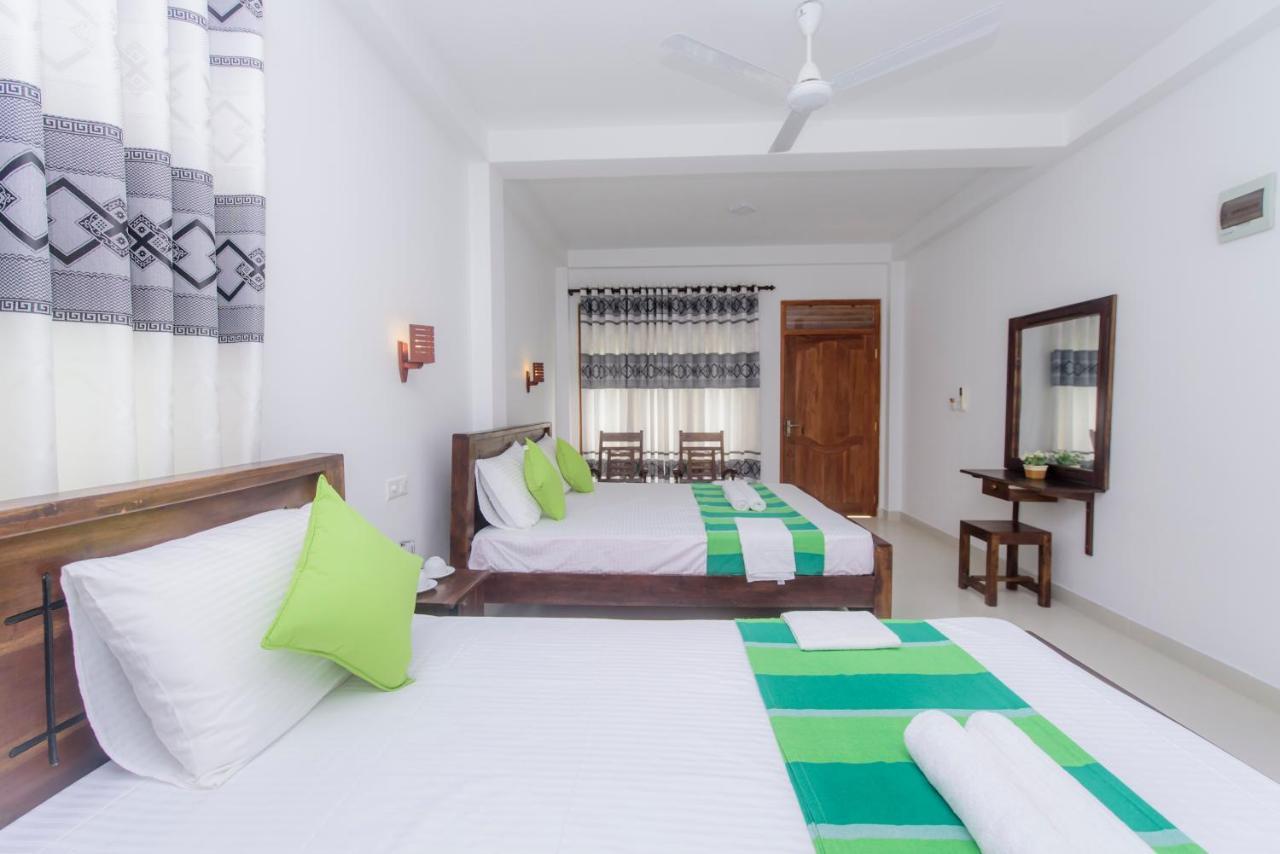 Scenery River Star Hotel 히카두와 외부 사진
