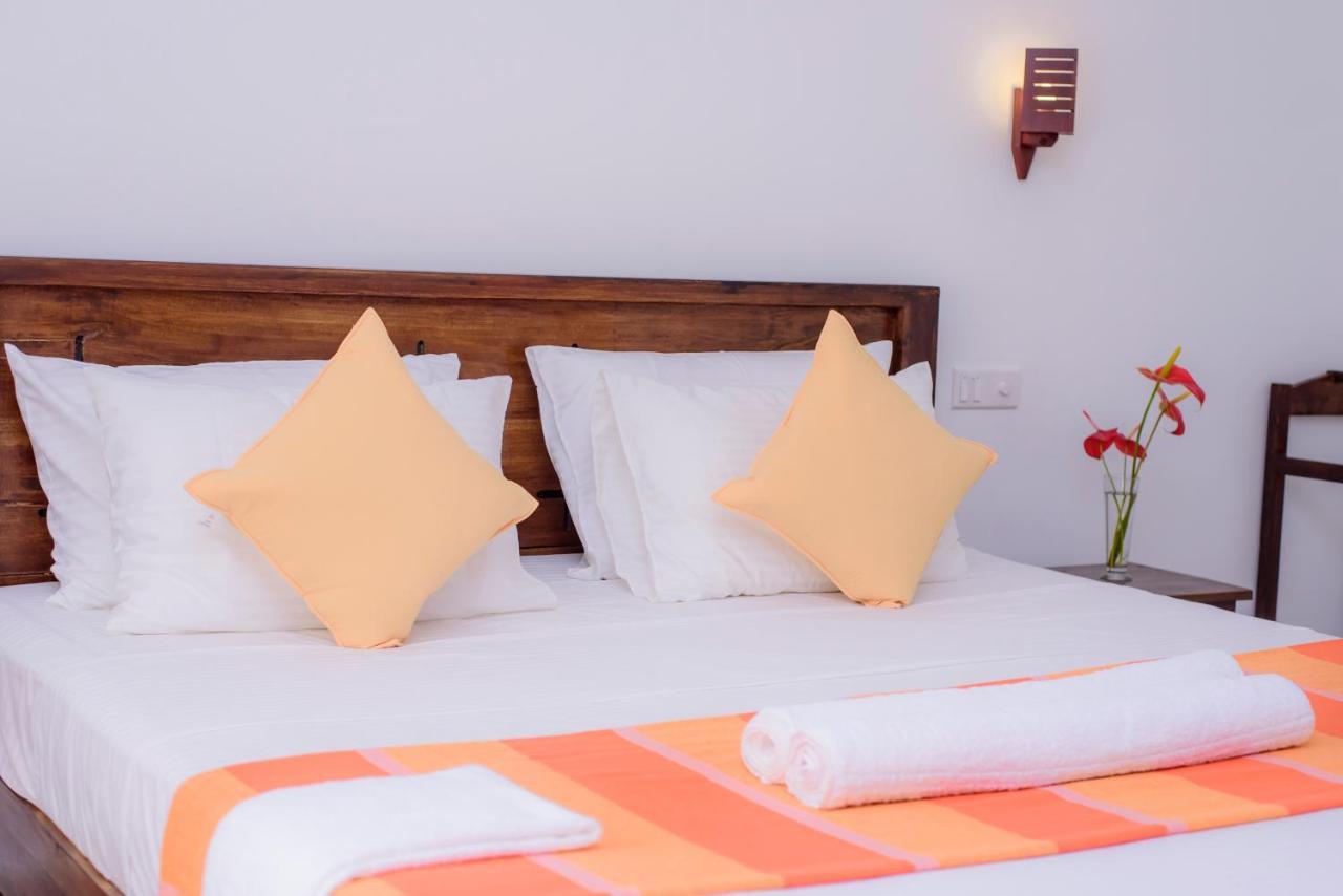 Scenery River Star Hotel 히카두와 외부 사진