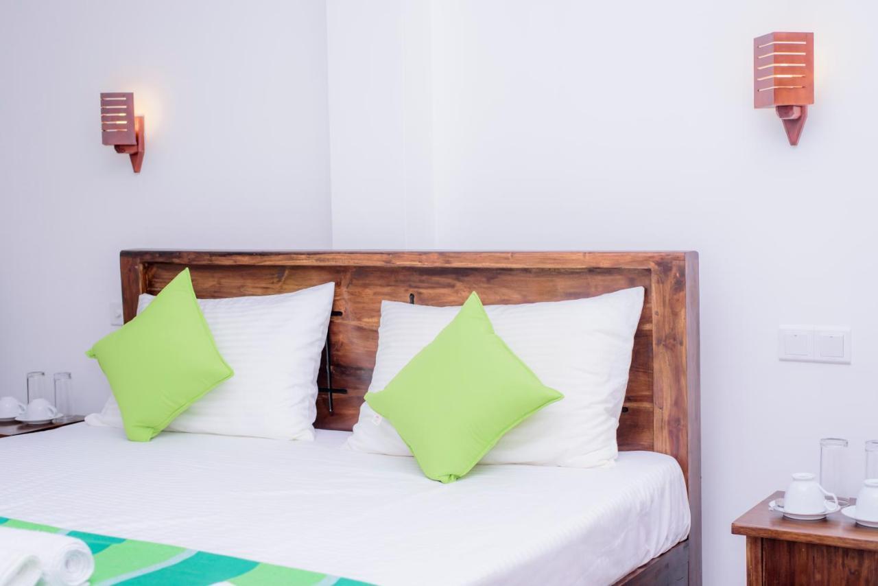Scenery River Star Hotel 히카두와 외부 사진